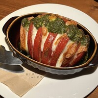 Nubia - トマトとモツァレラのオーブン焼き