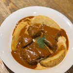 牛バラ肉と野菜のデミソース煮