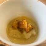 柚木元 - ⑥【合肴】
      鹿レーバーペースト+鹿出汁の茶碗蒸し、菊芋のペースト+カリカリ揚げのせ