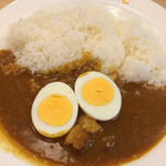 Kareshoppushiandoshi - ゆでたまごカレー 520円。