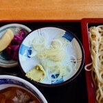 やぶ善 - 薬味には勿論、"山葵"も添えられています。