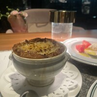 THE UPPER - オニオングラタンスープ
