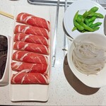 海底撈火鍋 新宿店 - 左からセンマイ・ラム・春雨・ぶんもじゃ