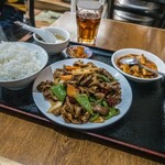 一達 - 料理写真:もつの四川風炒め800円です。ライスおかわり自由の太っ腹サービスなんですよ！