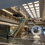 世界一暇なラーメン屋 - 綺麗なビル