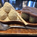 ときわだんご - 糸切り団子に、きな粉とこし餡の組み合わせ