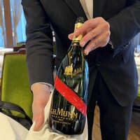 シェ・イノ - 