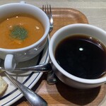 ハミングミールマーケット コーヒー&バー - ビスクと深煎りコーヒー