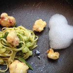 イル ギオットーネ ディ ピュー - 蛸の天ぷらとじゃがいも、三度豆のバヴェッティーネ　ジェノーベーゼソース「浅利の泡」で