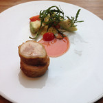イル ギオットーネ ディ ピュー - 柔らかい鶏ロートロのパン粉巻き、水茄子とトマト、ルッコラ、パルミージャノレッジャーノ　トマトフォンジュのクスクス添え