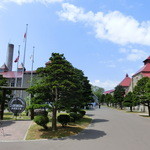 ニッカ会館レストラン 樽 - 国の登録有形文化財（建物）が立ち並びます。