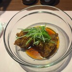 こみや - 手羽先が出るとは…しかも1人ひと皿なのよ