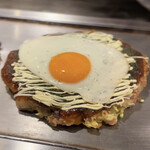 やまちゃん本舗 - 豚・海鮮ミックスに玉子トッピング