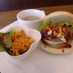 アンテージュ・ガーデン カフェ - 食べ応えあるベーグルサンドでした♪