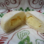 ルヴァンシュシュ - 白いクリームパン中身