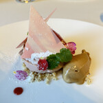 ラ ベデュータ - 苺のクレマカタラーナ
      弓削牧場フロマージュフレ 塩クランブル キャラメルのジェラート