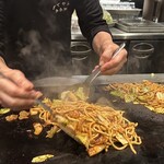 ぼてやん多奈加 - 調理風景