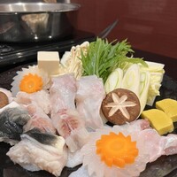 泳ぎとらふぐ活蟹料理 あじ平 曽根崎 - 