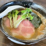 もつ煮と煮干しそば（中華そば）真也食堂 - 