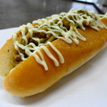 ジュウジュウ - 焼きそばパン 120円