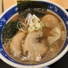 せたが屋 - せたが屋ラーメン　1290円　バラチャー2枚、煮卵1、ワンタン1、あおさ、海苔1枚、ネギ
