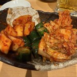 ライブ焼肉 てんぐ - キムチ盛り