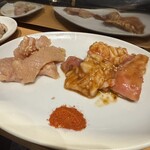 ライブ焼肉 てんぐ - 歯応え抜群の上ミノと脂が美味しいあかせん！