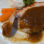 キッチン ブルー グローブ - ソテーを取ると肉汁が出てくる