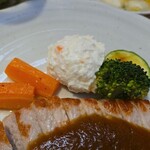 キッチン ブルー グローブ - 備え付け野菜のアップ