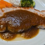 キッチン ブルー グローブ - 正面から、ロースソテーの焦げ目、ネットリしたソース