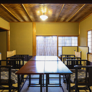 御茶室。
                                          ご利用の際は１万円以上のコース料理をお選びください。