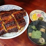 うなぎ丼上（2，700円）