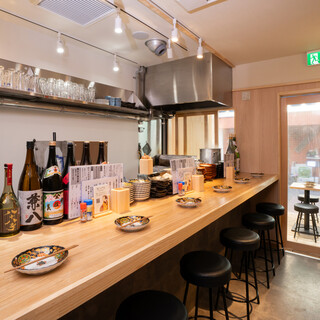 仕事帰りの一杯からお集まりまで◎サク飲みに最適な寛ぎ空間♪