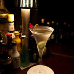 バーポラリス - マティーニ。夜の王道です