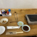 精肉・焼肉 とよおか - テーブルセット