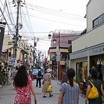 ウィウィ - 小町通りや若宮大通りよりずっと落ち着いています