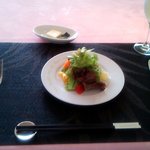 ストラスヴァリウス - テーブルセッティング（鎌倉野菜のグリーンサラダ）