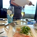 POSILLIPO cucina meridionale - メリディオナーレミスト・イタリア直送モッツァレラ、ブッファラ、厳選フルーツトマト、ルッコラセルバチコ、CHEFセレクションプロシュート、自家製青パパイヤと島人参のラペ。仕上げにオリーブオイル