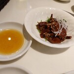 ぴょんぴょん舎 - 森のレバ刺し　550円