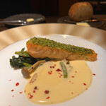 和フレンチバル村塾 屋根裏 別邸 - サーモンの香草焼き