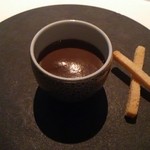 シェ・イノ - 黒トリュフのピューレをかけた温泉玉子