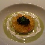 シェ・イノ - タラバガニの一品 アボカトソースとキャビアが