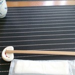 Soba Dining 蕎花 - ランチョンマットとお箸