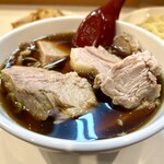 らぁめん ほりうち - チャーシューざるらぁめん　奥にトッピングメンマ