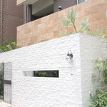 Point - 白を基調とした落ち着いた外観