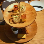 Point - ケークサレと生ウニのムース、シャラン鴨と北あかりのコロッケ、グジュール、フォアグラのレーズンサンド、枝豆のスープ。