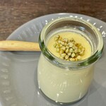 鵠沼海岸 蕎麦兄 - そば茶プリン（430円）。