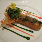 ルグドゥノム ブション リヨネ - 特別前菜（サーモンでアボカドなど野菜を巻いたもの）+料金がかかります