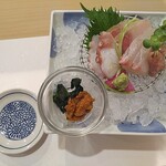 和海味處 Fuurin - お造り　自家製塩ウニ、勘八、鯛、タコ、カイワレ大根の漬けトロ巻き:漬けトロ巻きが心に残った。漬けたことで脂が適度に落ち食べやすくなっていたし、カイワレ大根の辛みと食感が脂を中和してくれた。