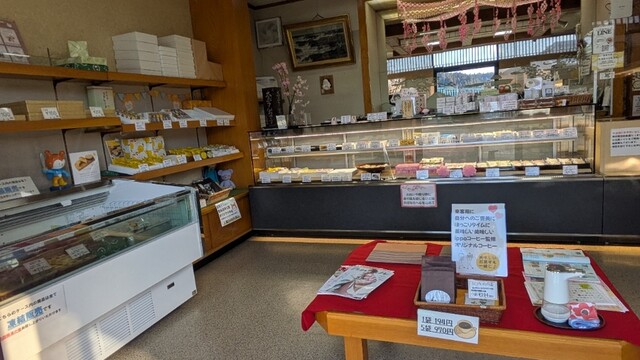 御菓子司　いさみや - 本吉（和菓子）の写真